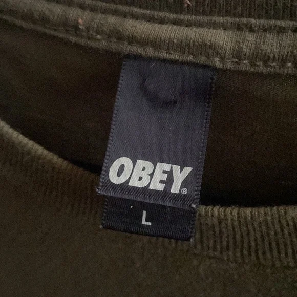 2000’s Obey Tee - Picture 3 of 5